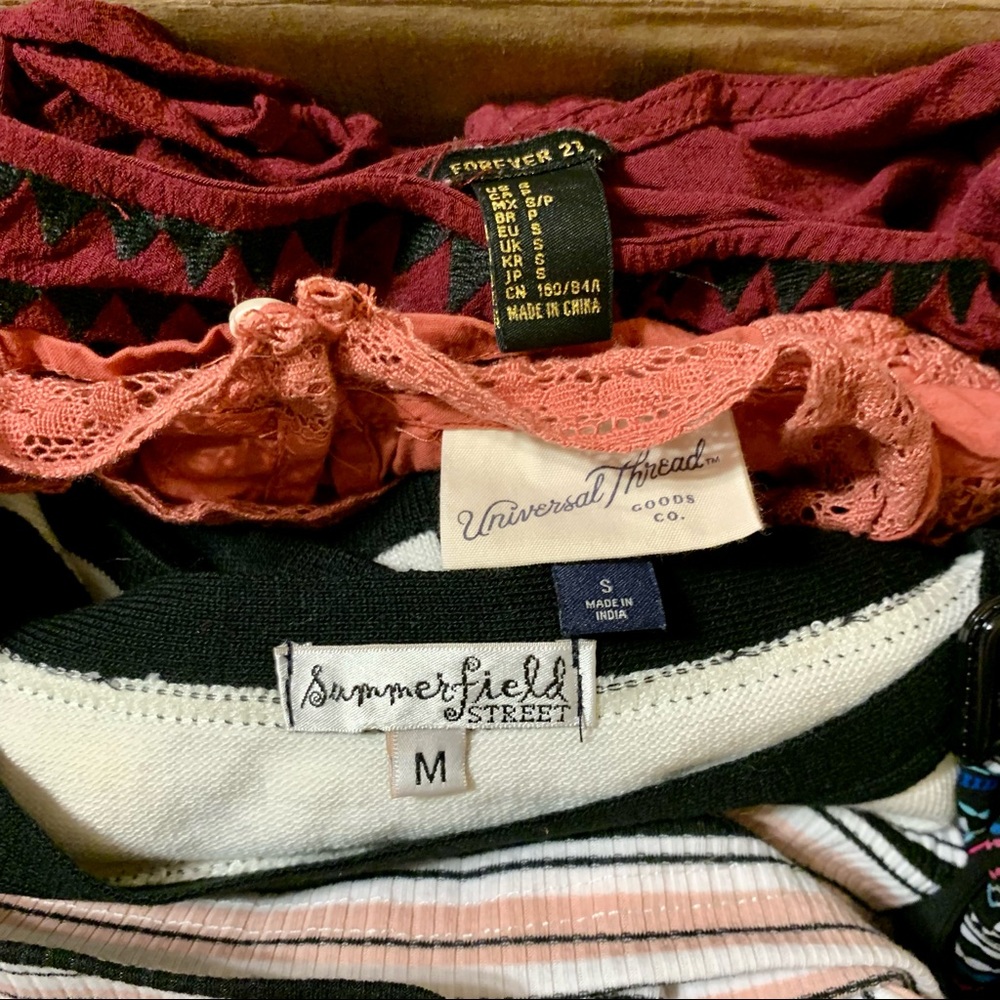 SALE $170 Value Bundle of SEVEN Size Small and Medium Tops - Picture 2 of 6